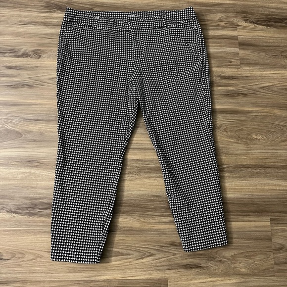Old Navy Black and White Houndstooth Pants Pixie - Picture 1 of 4